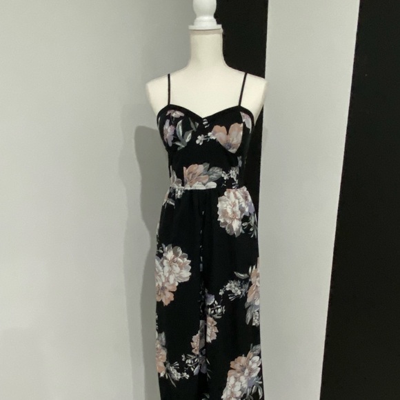 Women’s jumpsuit size M Semi New. - Picture 10 of 14